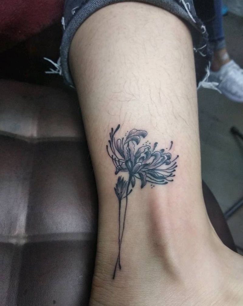 彼岸花纹身图片_脚部新传统纹身图案