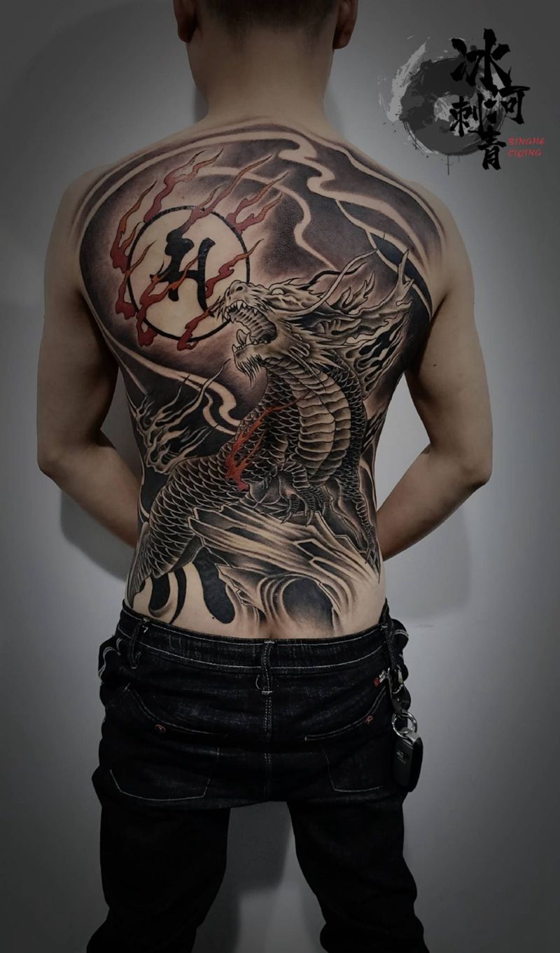 麒麟满背纹身图片_背部纹身图案