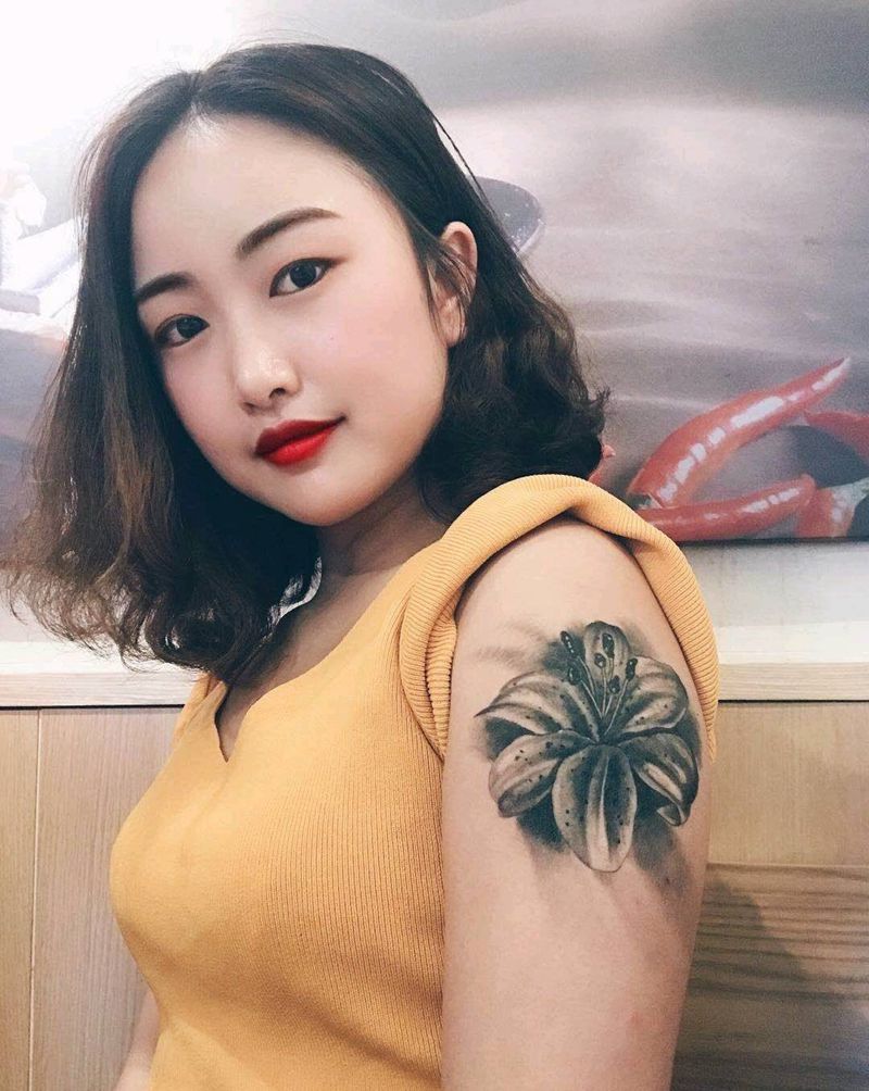 写实 百合纹身图片_写实纹身图案