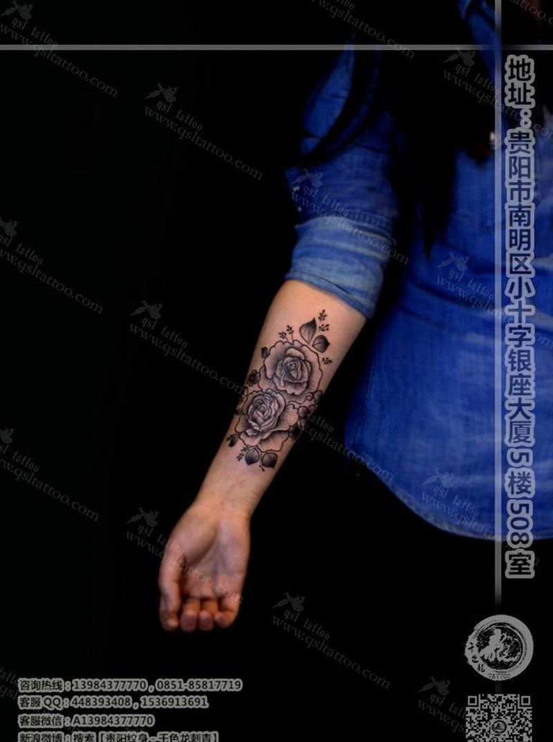 小臂内侧插画花纹身图片