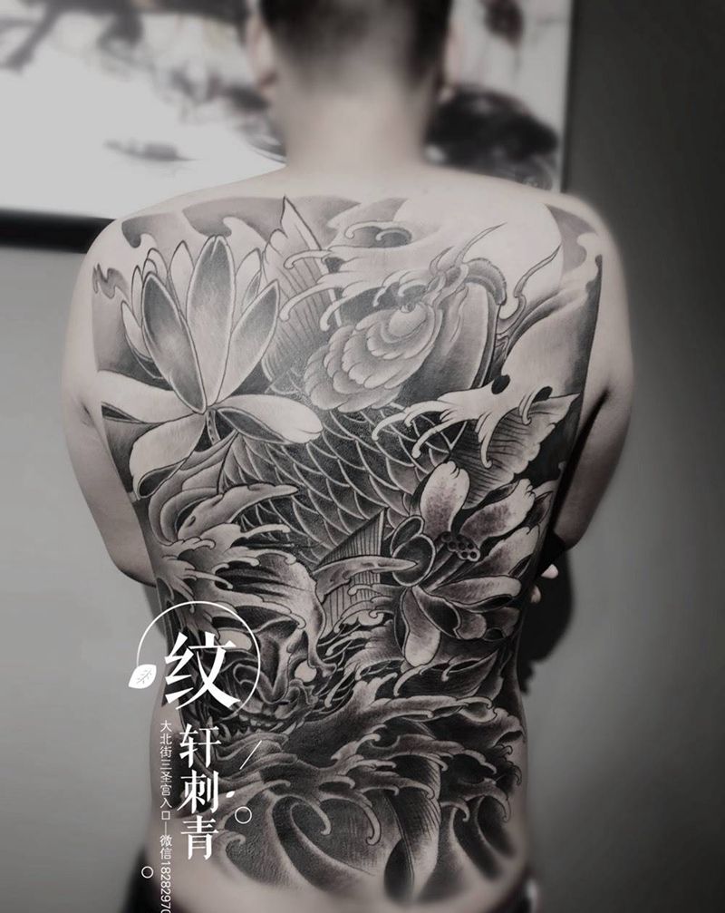满背鱼纹身图片