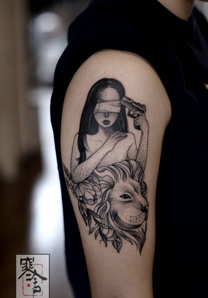 狮子、女孩纹身图片_手臂点刺纹身图案