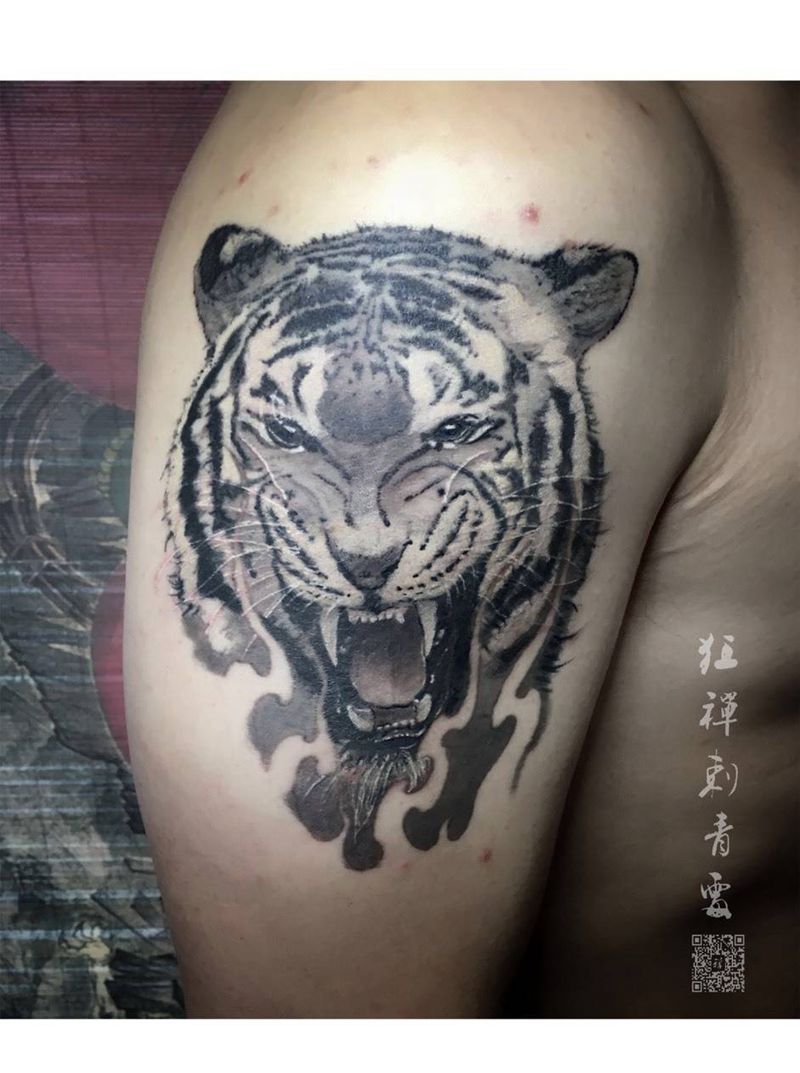 大臂老虎纹身图片_欧美写实原创成品背部手臂手部腿部肩部纹身图案