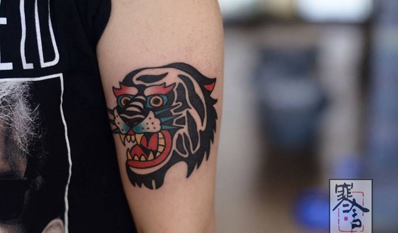 虎纹身图片_手臂Old School纹身图案