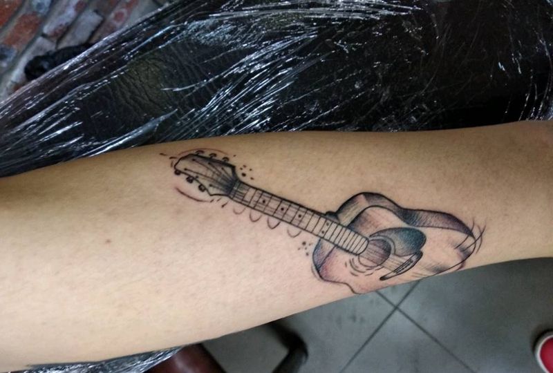 吉他纹身图片