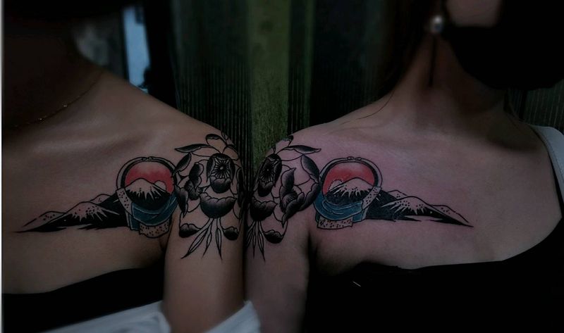 二位小姐姐纹身图片