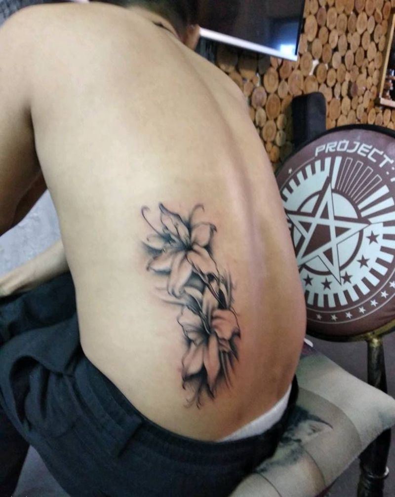 百合花纹身图片