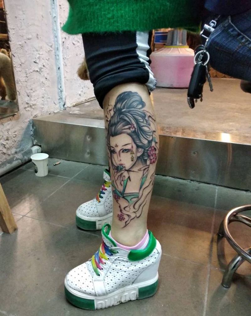 小腿艺妓纹身图片