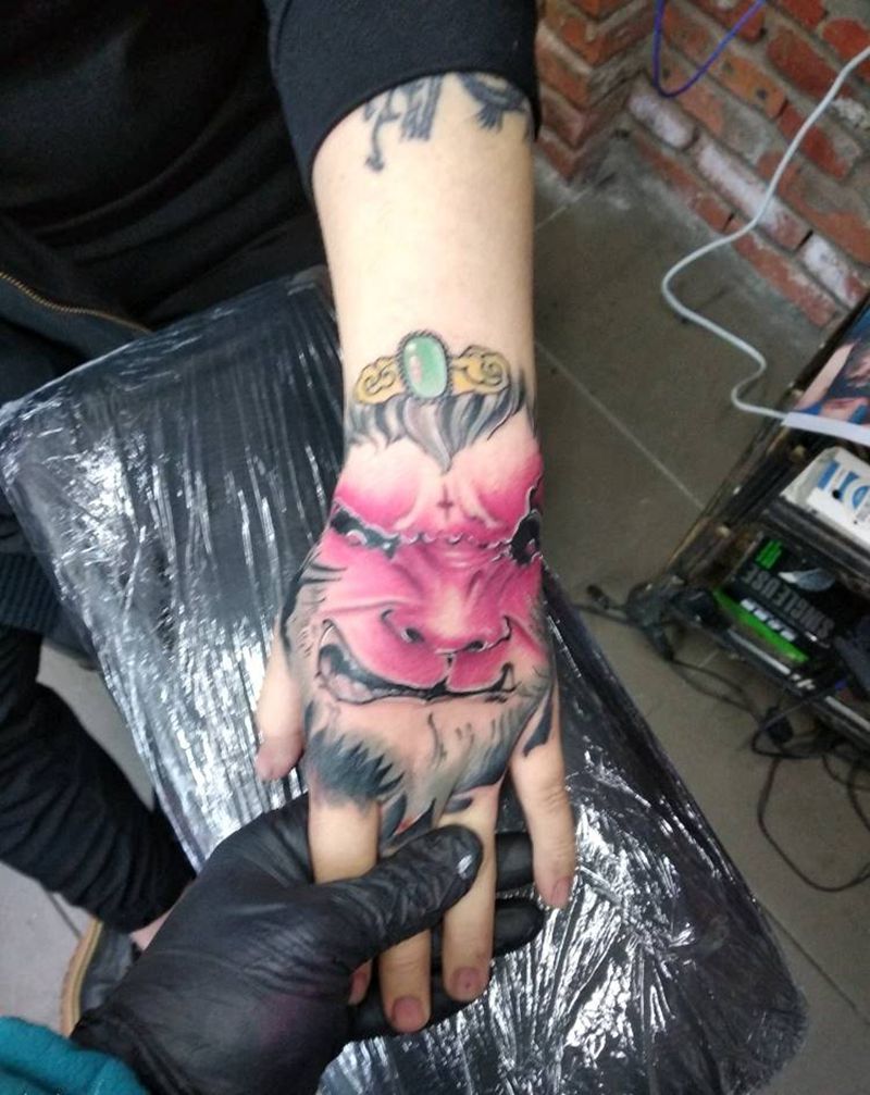 悟空手背纹身图片_手部新传统纹身图案