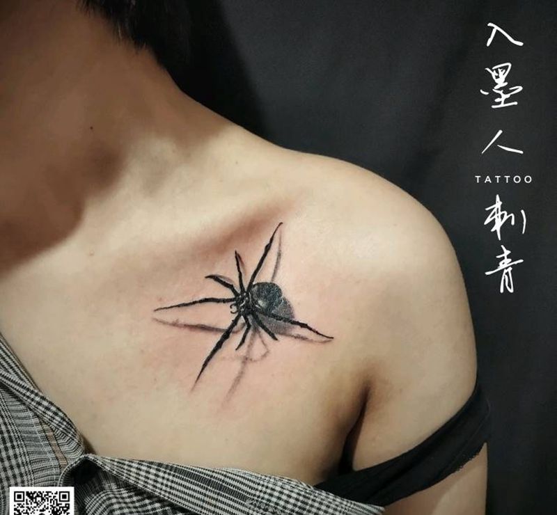 蜘蛛纹身图片_肩部纹身图案