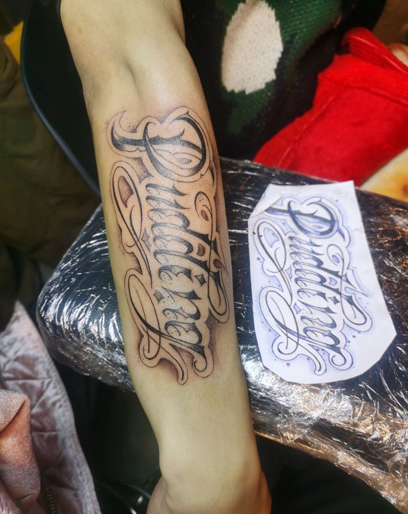 花体字纹身图片_手部花体字纹身图案