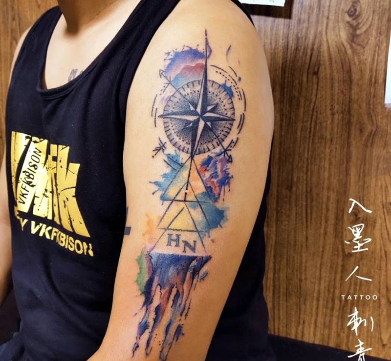 水彩  指南针纹身图片