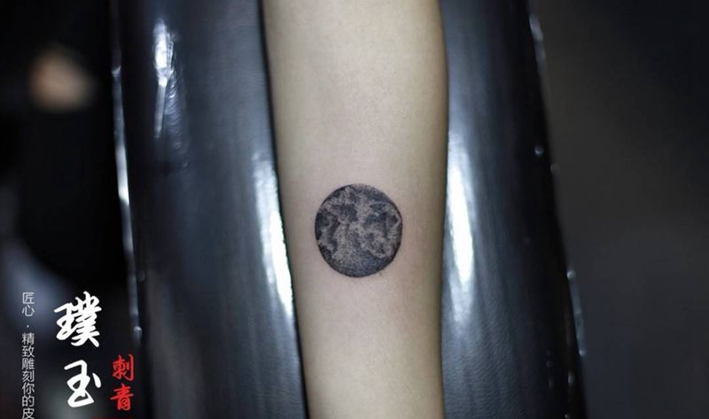 月纹身图片