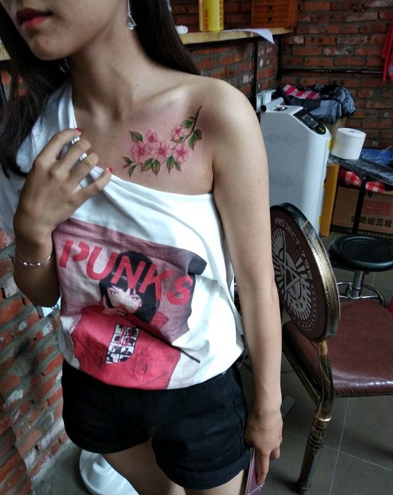 手绘桃花纹身图片