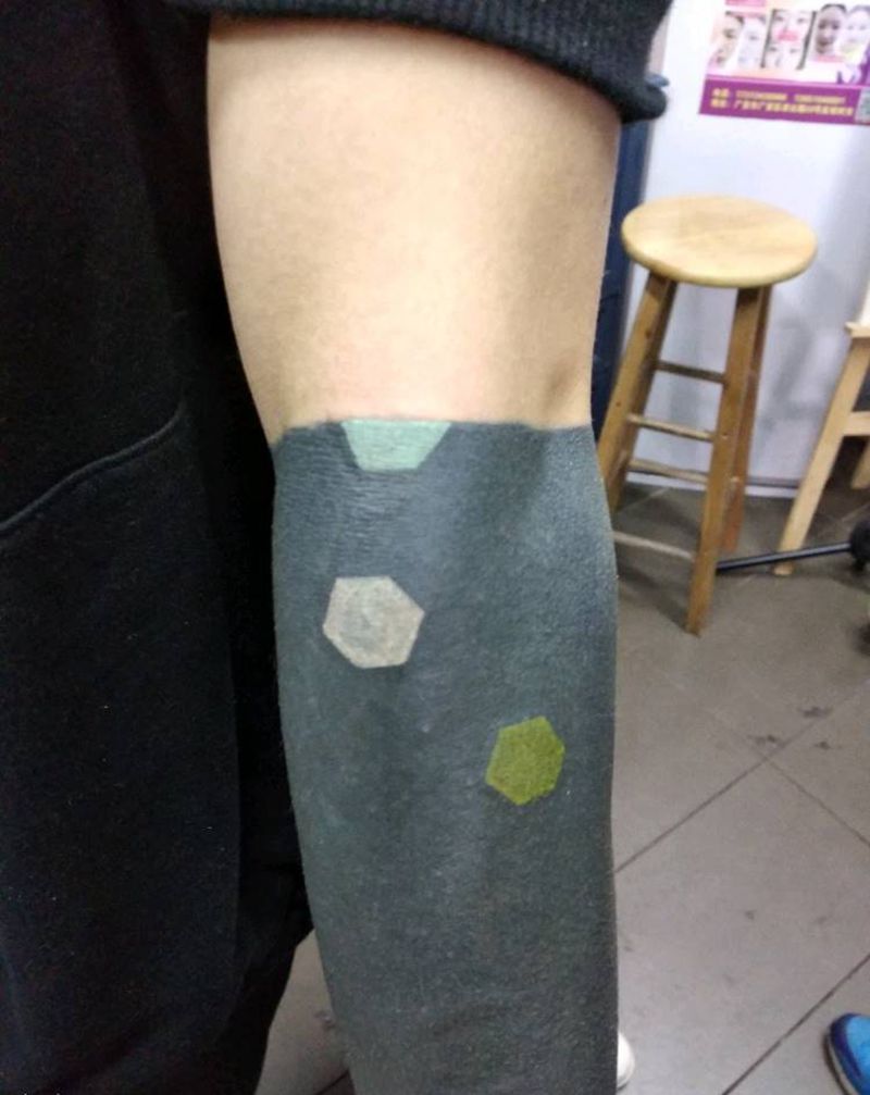 黑臂改图实验纹身图片