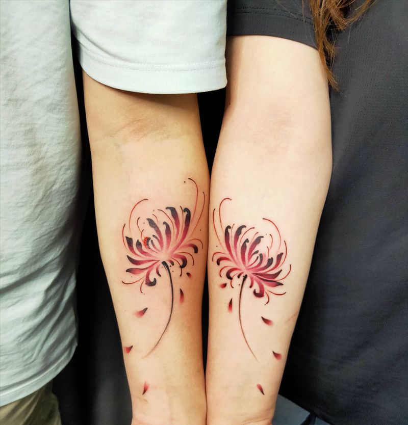 彼岸花纹身图片_手部纹身图案