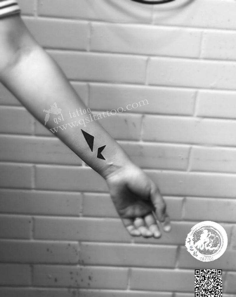 小臂内侧 几何纹身图片