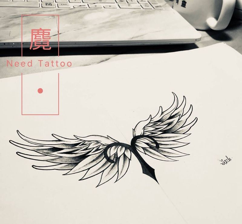 翅纹身图片_背部纹身图案