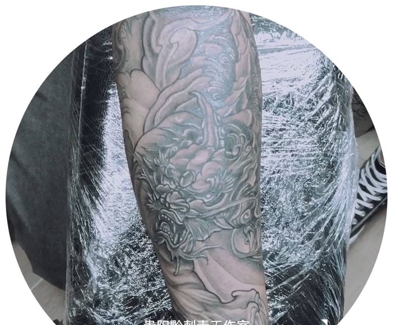 貔貅纹身图片_手臂手部新传统纹身图案