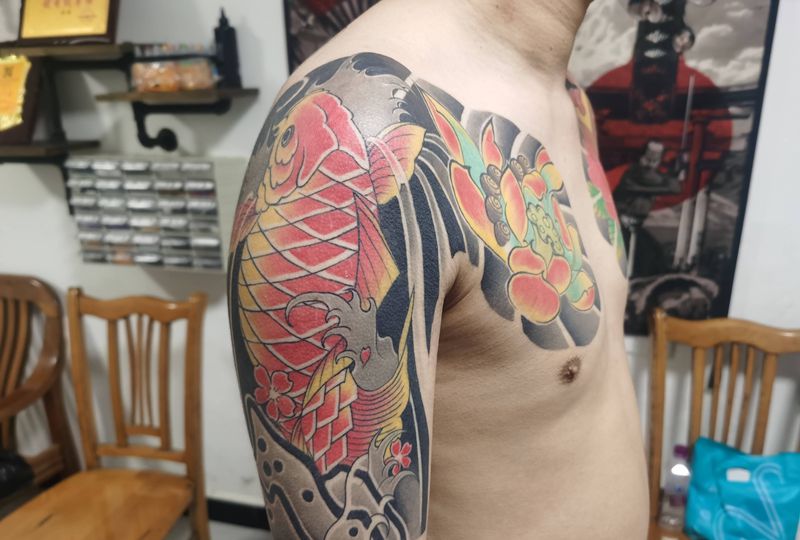 半甲纹身图片_肩部纹身图案