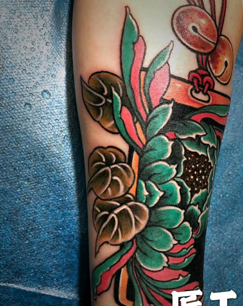 花纹身图片_手臂老传统新传统纹身图案