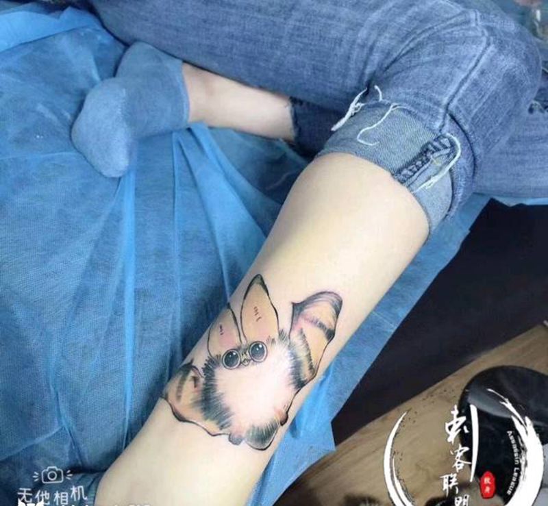 福从天降纹身图片_腿部纹身图案