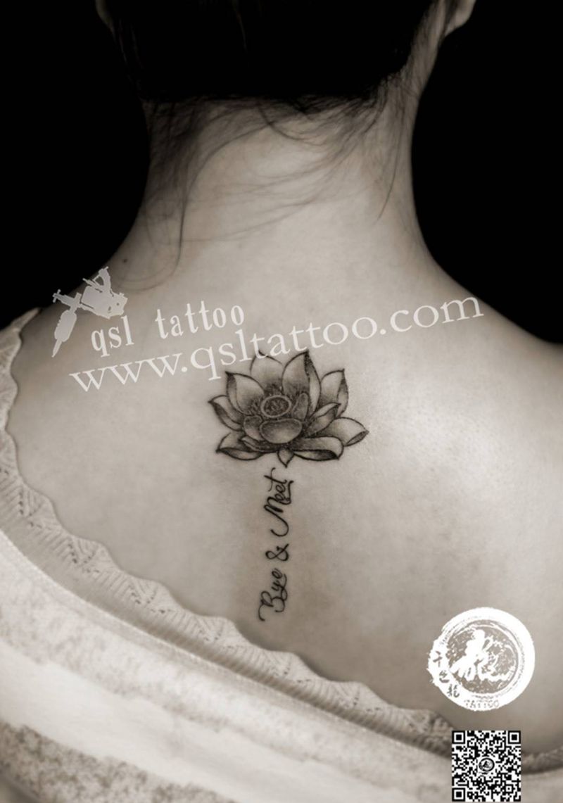 荷花 字母纹身图片