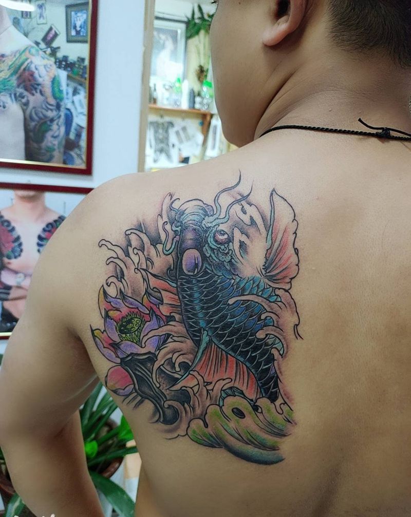 鱼纹身图片_背部肩部新传统纹身图案