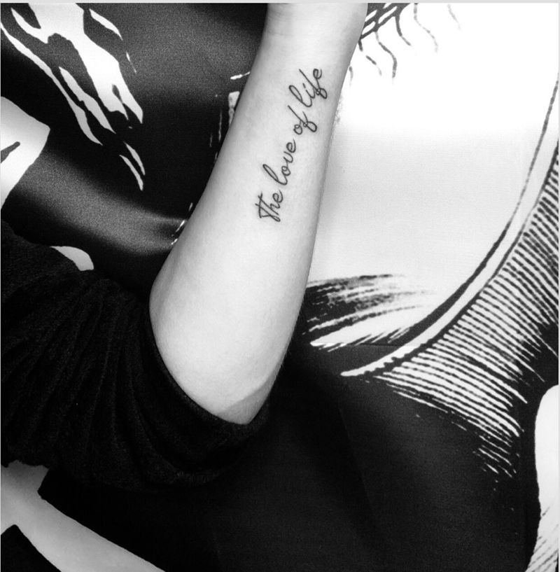 小字母纹身图片