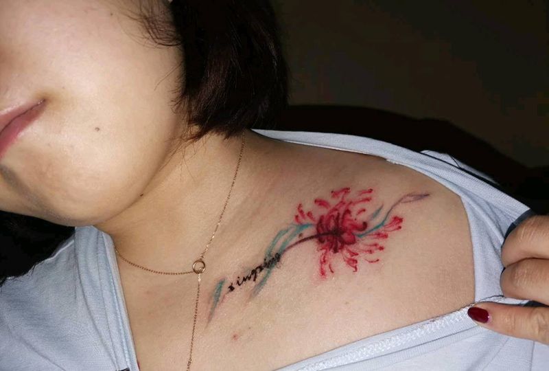 学员彼岸花纹身图片_肩部纹身图案