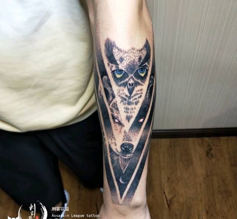 森林之夜纹身图片_手臂点刺纹身图案