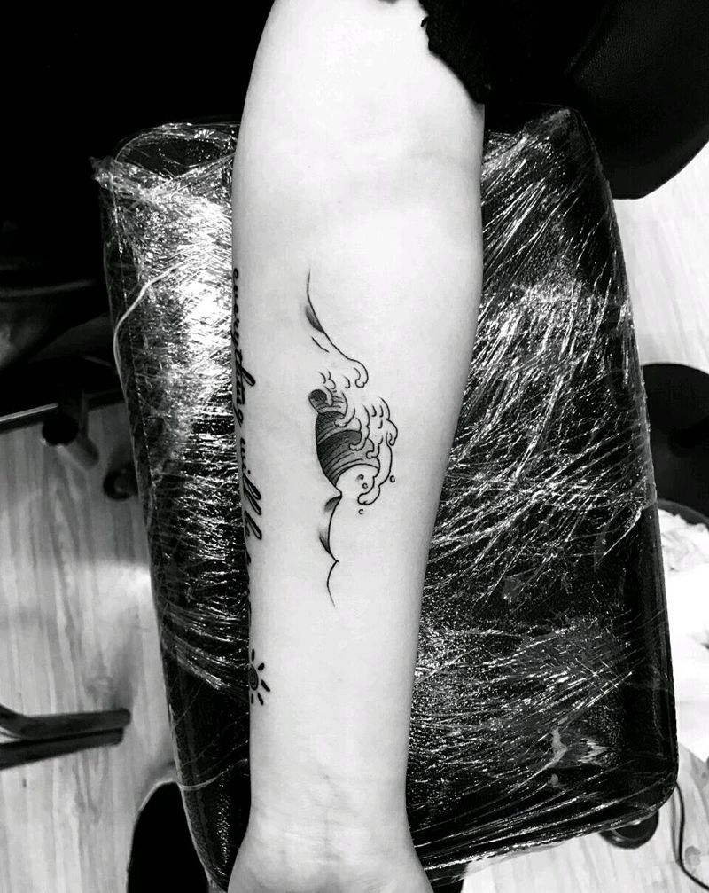 浪里个浪纹身图片