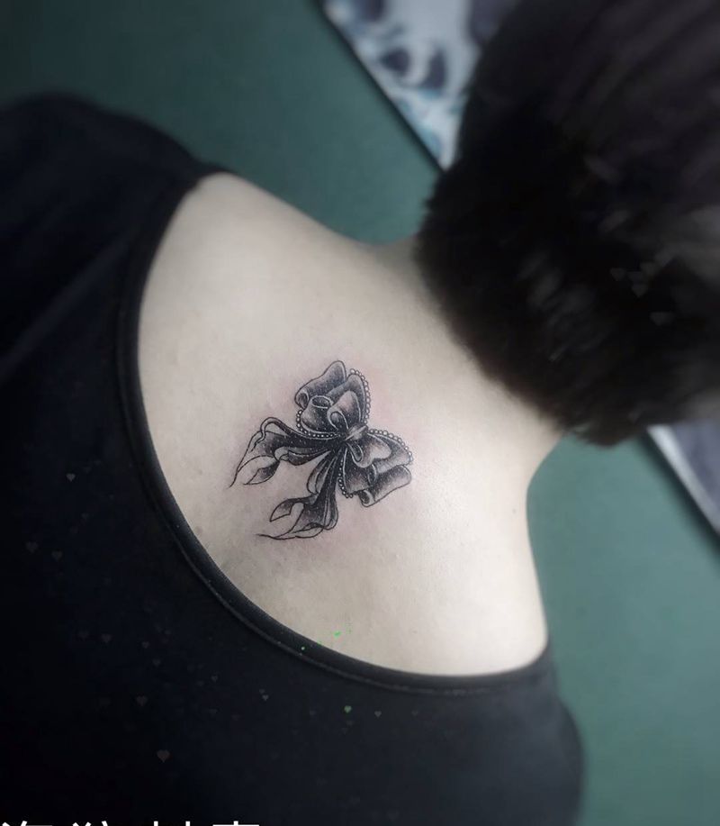 蝴蝶结纹身图片