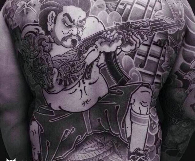 新传统满背纹身图片_背部新传统纹身图案