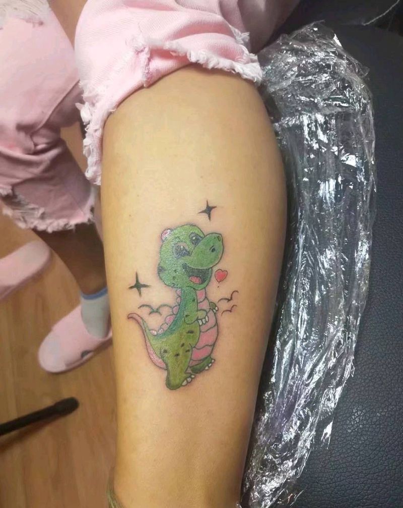小恐龙纹身图片_脚部卡通纹身图案