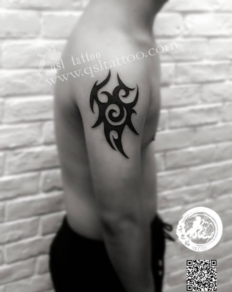 大臂 图腾纹身图片