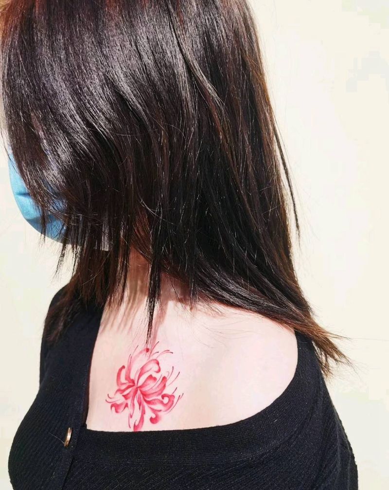 彼岸花纹身图片_胸部纹身图案