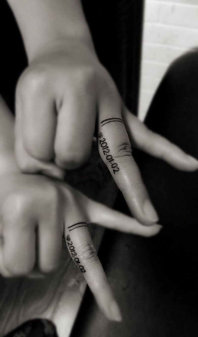 手指情侣纹身纹身图片