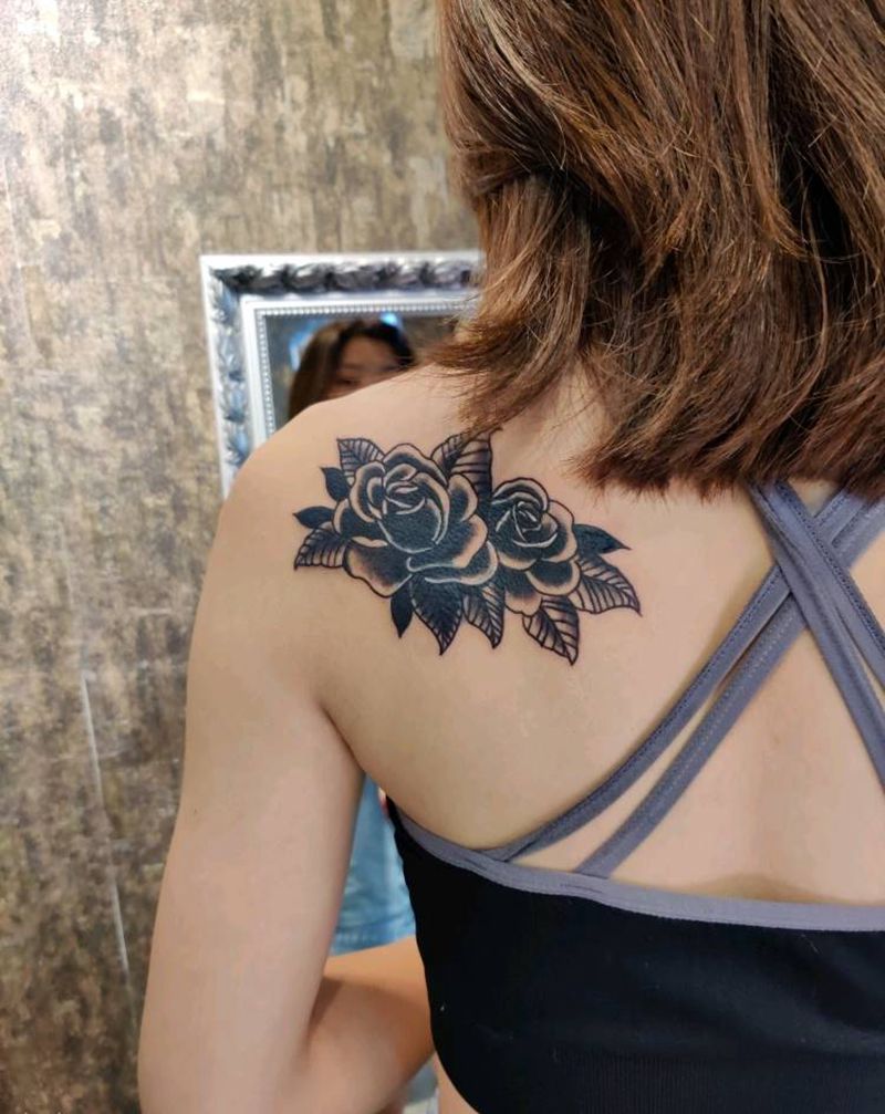 玫瑰纹身图片_背部纹身图案
