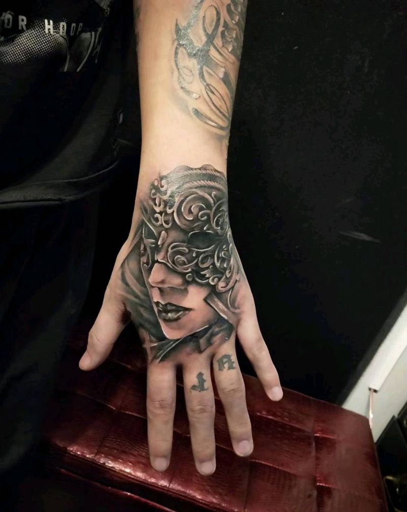 欧美写实纹身纹身图片_手部欧美写实纹身图案