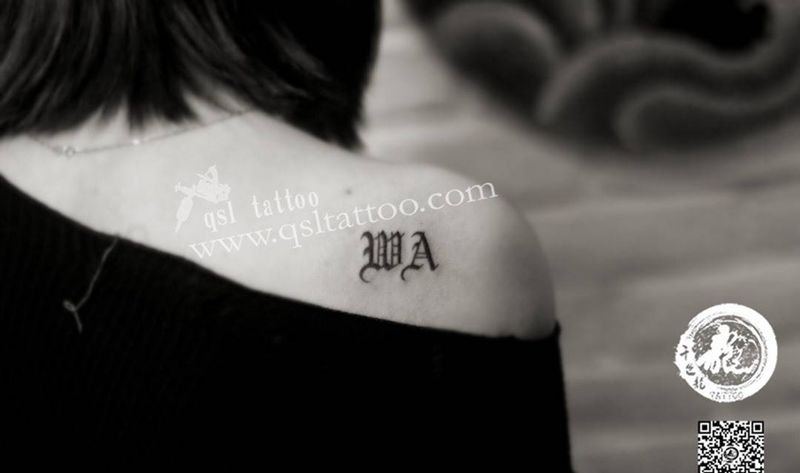 哥特体英文字母纹身图片
