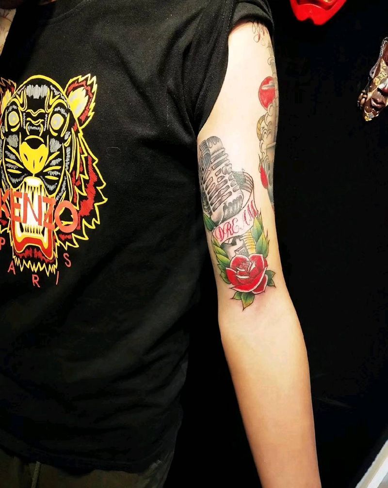 麦克风纹身图片_手臂纹身图案