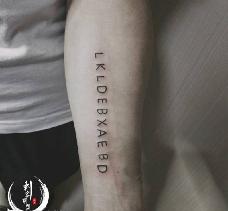 普通英文纹身图片_手臂纹身图案