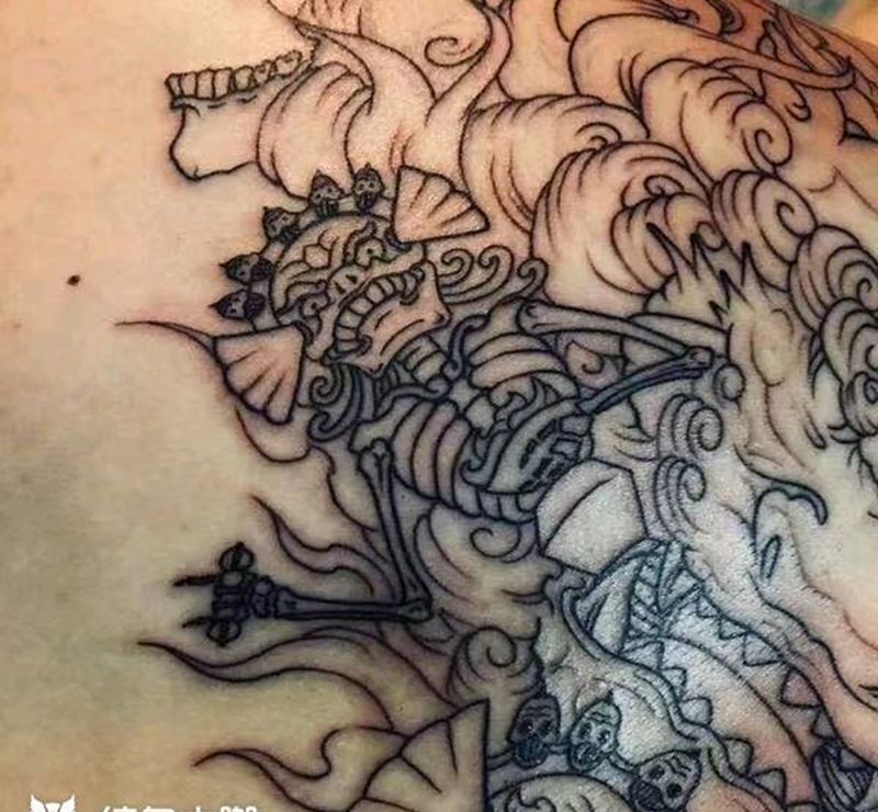 部落图腾纹身图片_背部新传统纹身图案