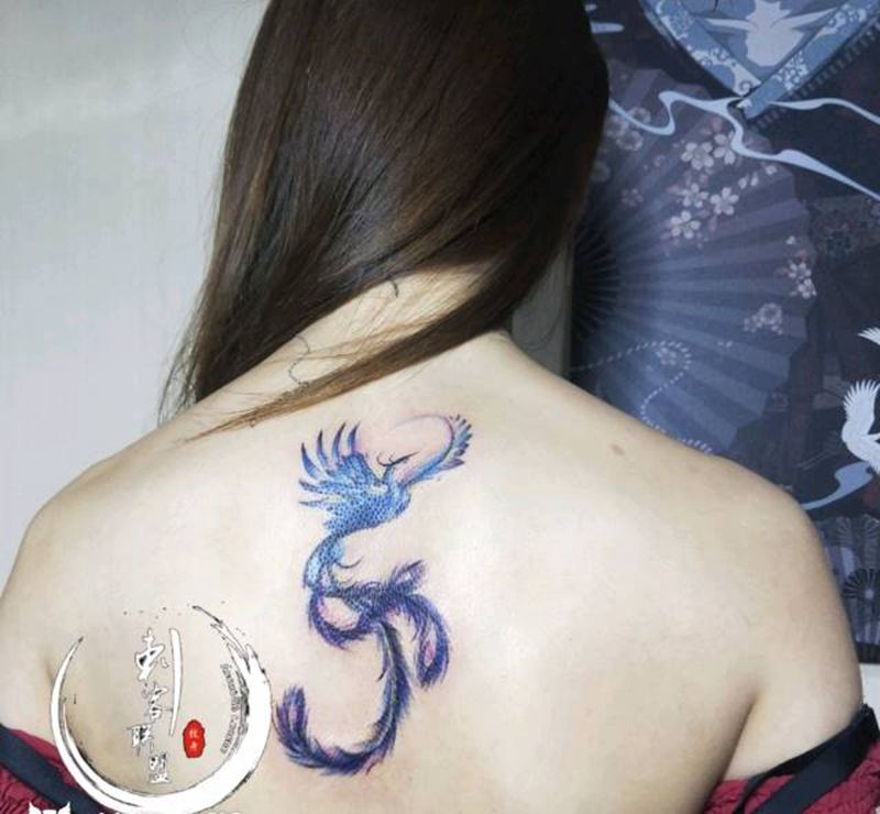 小凰纹身图片_背部New School纹身图案