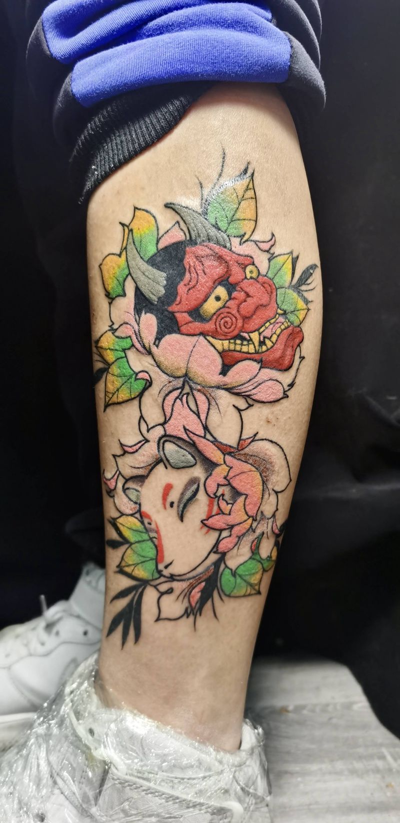 嗯纹身图片_腿部纹身图案