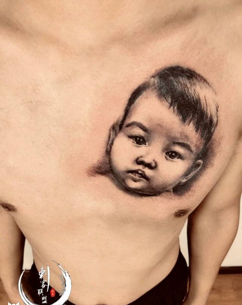 虎父无犬子纹身图片_胸部肖像纹身图案