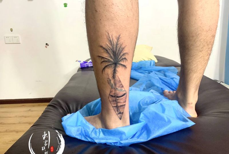 冠希哥同款纹身图片_腿部New School纹身图案