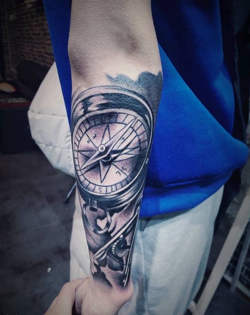 联系纹身图片_手臂纹身图案