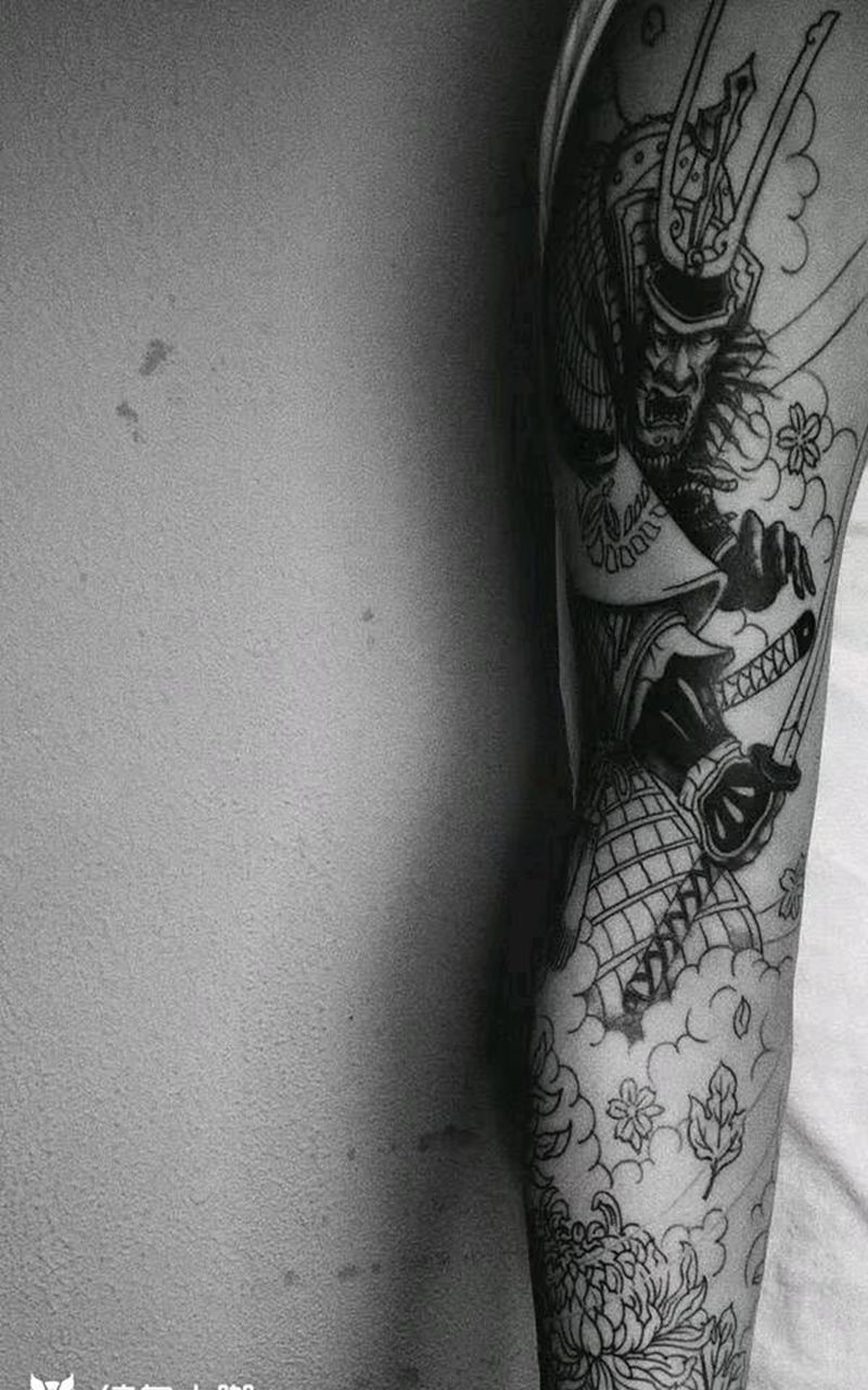 日本武士纹身图片_腿部新传统纹身图案